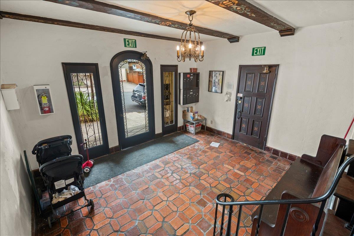 Detail Gallery Image 9 of 34 For 3719 Emerson St, Oakland,  CA 94610 - – Beds | – Baths