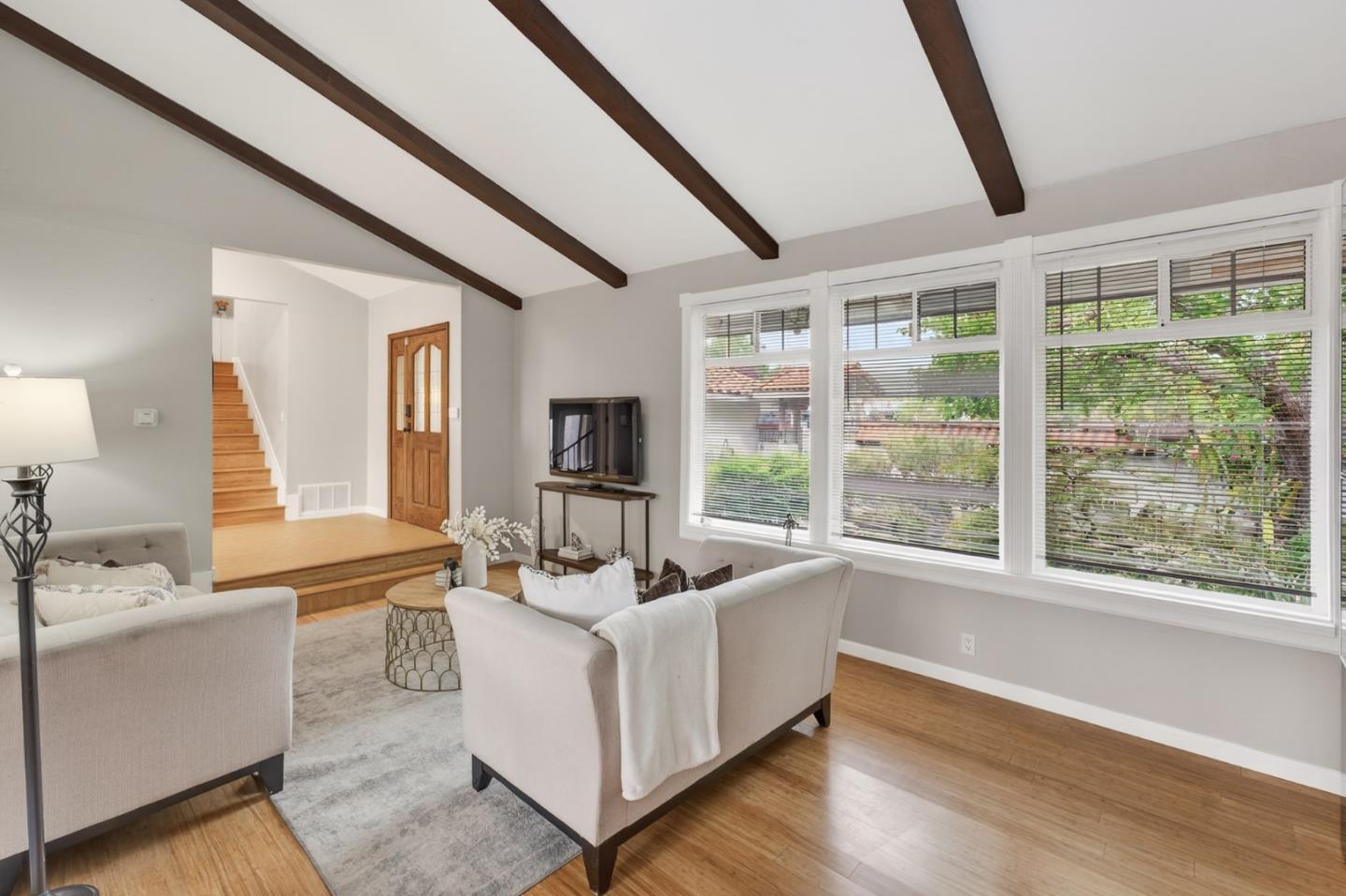 Detail Gallery Image 8 of 47 For 5342 Avenida Almendros, San Jose,  CA 95123 - 4 Beds | 3 Baths