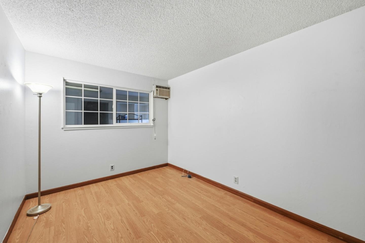 Detail Gallery Image 14 of 35 For 866 Mccreery Ave, San Jose,  CA 95116 - 5 Beds | 3 Baths