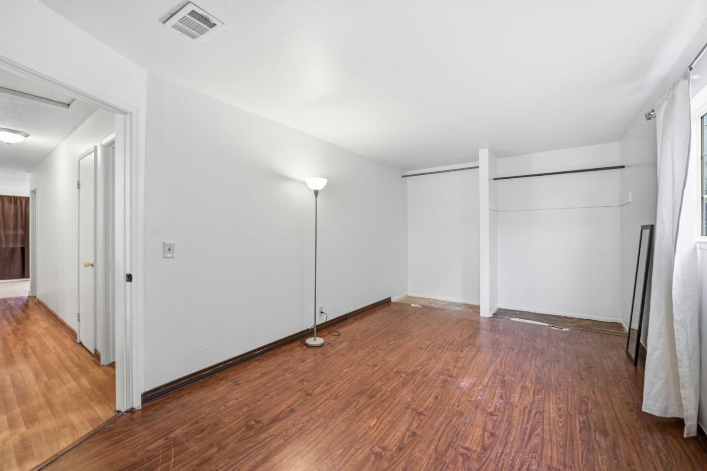 Detail Gallery Image 23 of 35 For 866 Mccreery Ave, San Jose,  CA 95116 - 5 Beds | 3 Baths