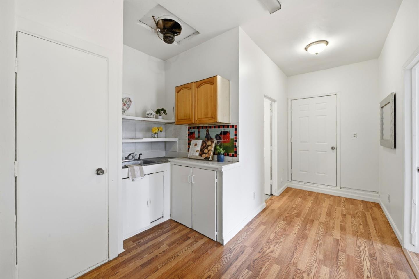 Detail Gallery Image 25 of 35 For 866 Mccreery Ave, San Jose,  CA 95116 - 5 Beds | 3 Baths