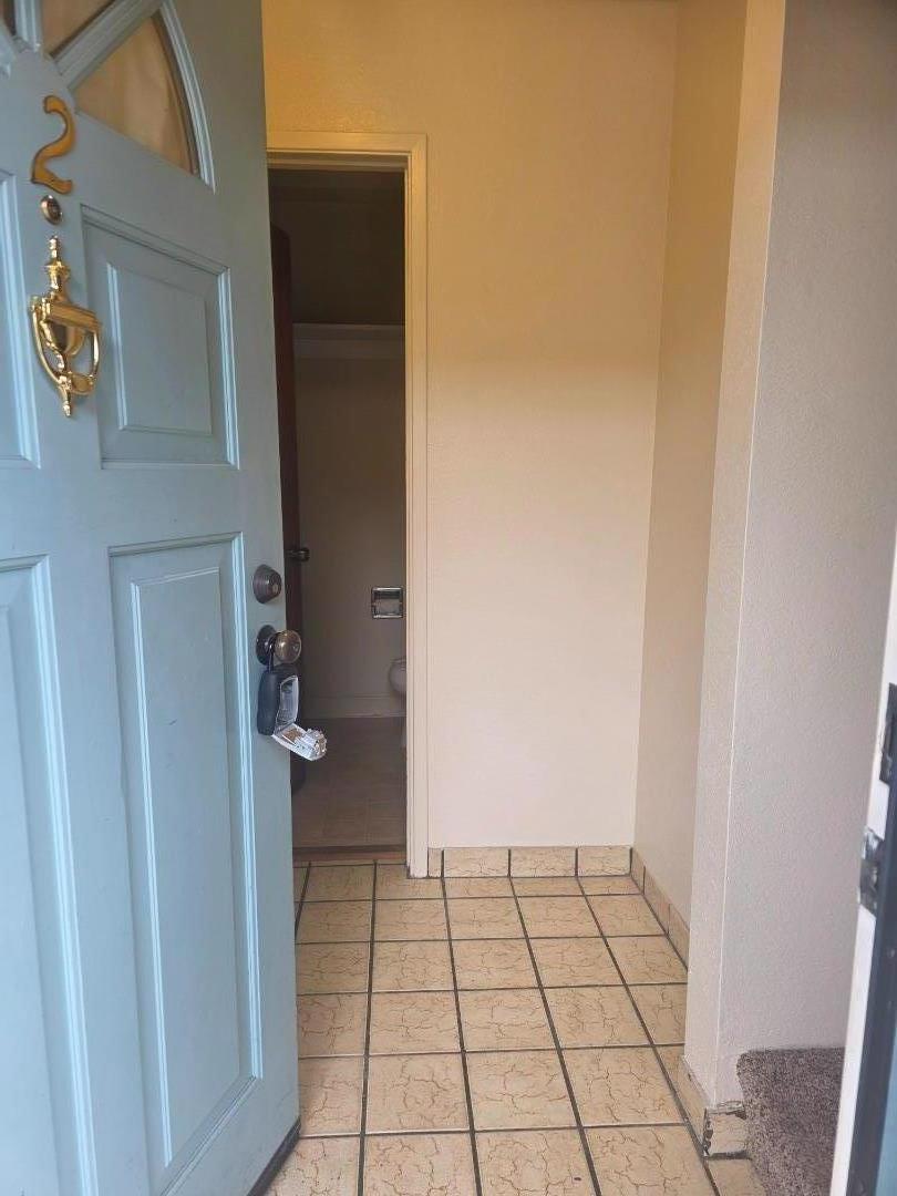 Detail Gallery Image 3 of 15 For 420 Dela Vina Ave #2,  Monterey,  CA 93940 - 2 Beds | 2 Baths