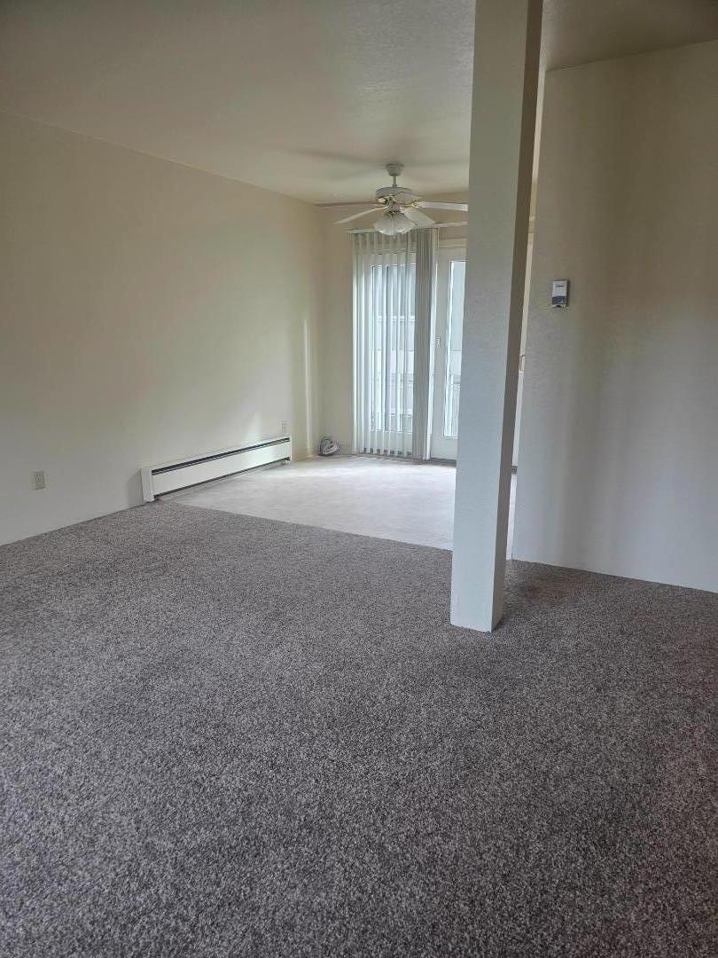 Detail Gallery Image 7 of 15 For 420 Dela Vina Ave #2,  Monterey,  CA 93940 - 2 Beds | 2 Baths