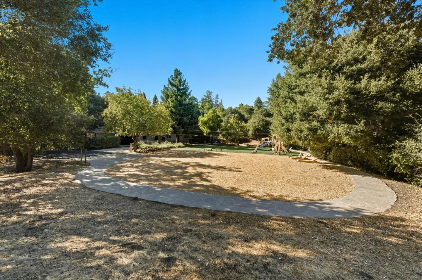 Detail Gallery Image 27 of 29 For 27464 Altamont Rd, Los Altos Hills,  CA 94022 - 4 Beds | 3/1 Baths