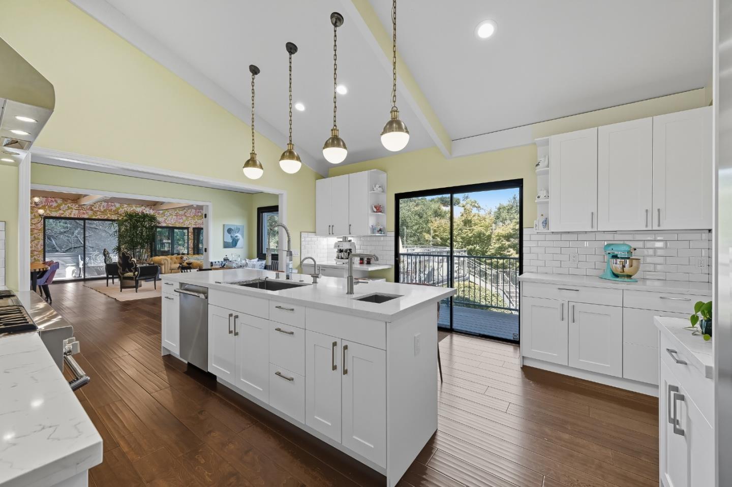 Detail Gallery Image 9 of 29 For 27464 Altamont Rd, Los Altos Hills,  CA 94022 - 4 Beds | 3/1 Baths