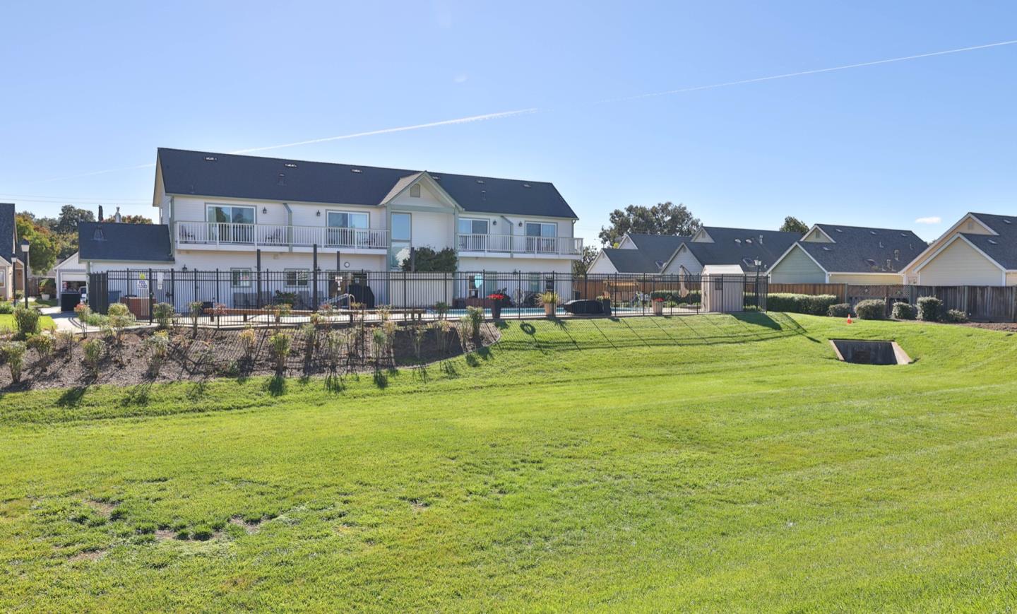 Detail Gallery Image 33 of 38 For 741 Lilly Ln, Morgan Hill,  CA 95037 - 2 Beds | 2 Baths