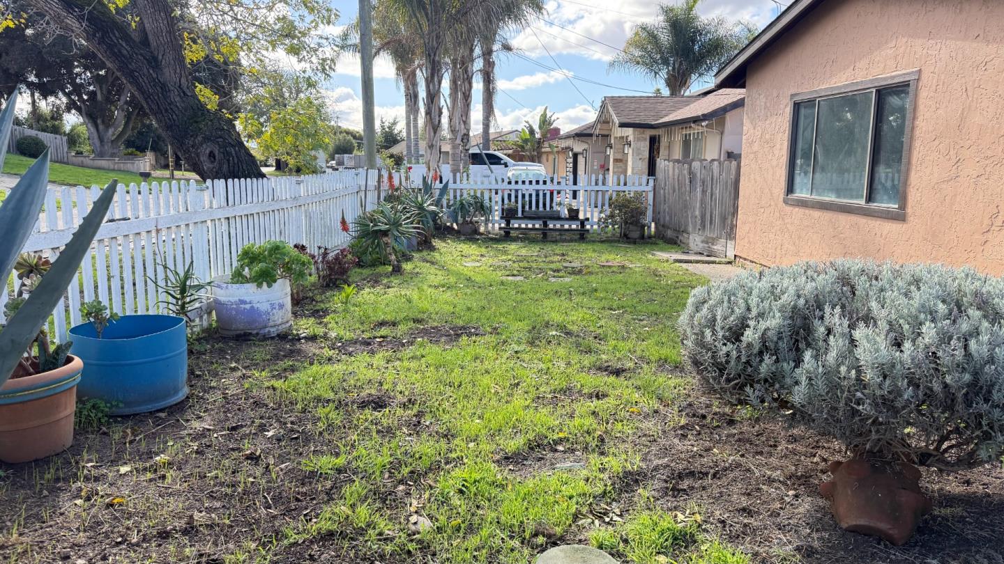 Detail Gallery Image 12 of 30 For 271 Paul Ave, Salinas,  CA 93906 - 3 Beds | 2 Baths