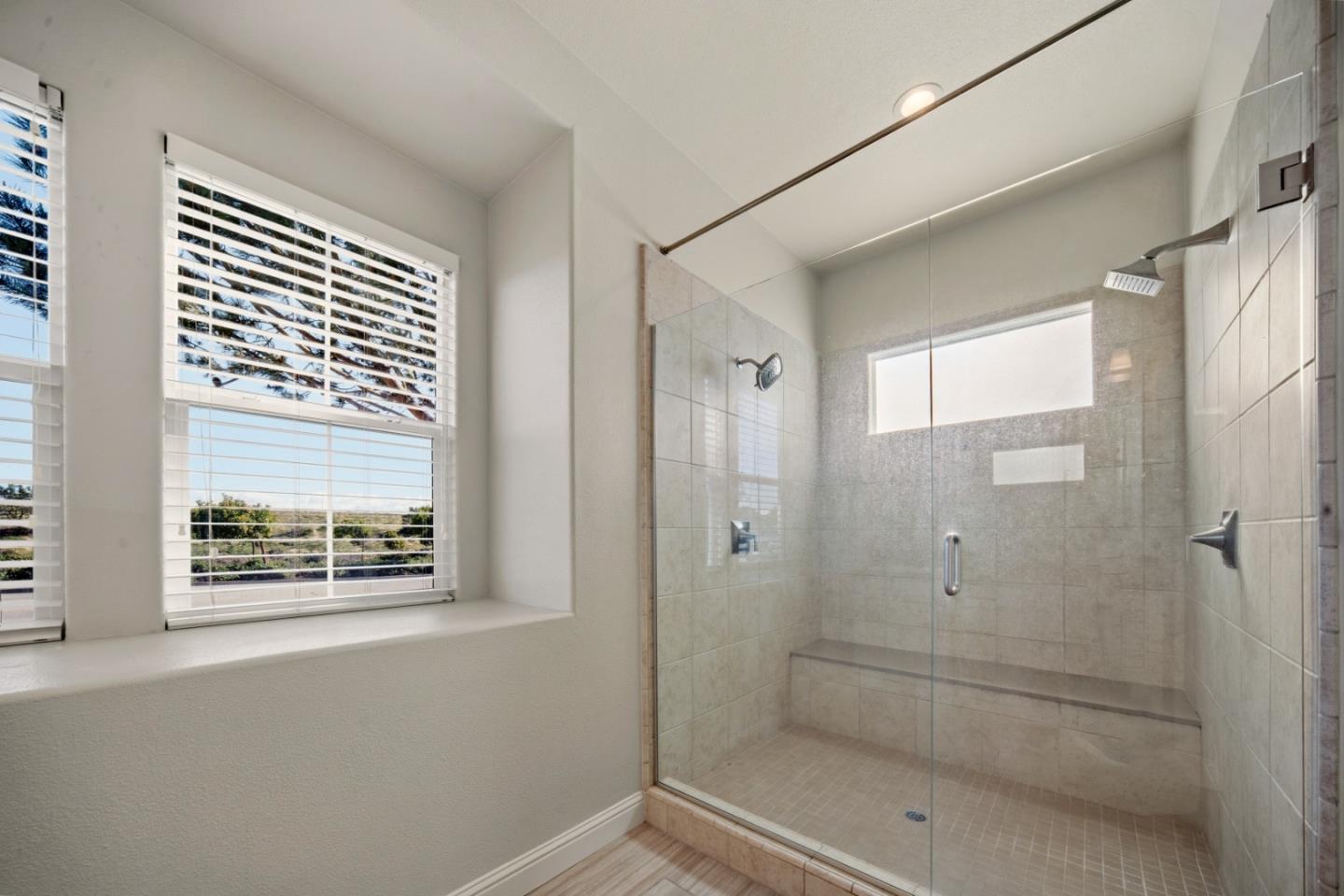 Detail Gallery Image 15 of 32 For 2947 Abrams Dr, Marina,  CA 93933 - 4 Beds | 2/1 Baths