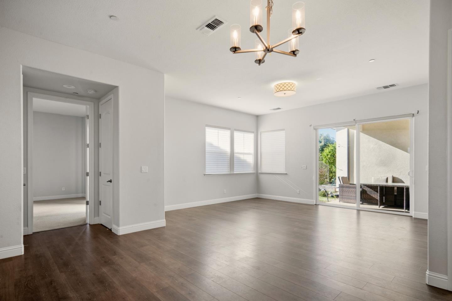 Detail Gallery Image 16 of 32 For 2947 Abrams Dr, Marina,  CA 93933 - 4 Beds | 2/1 Baths