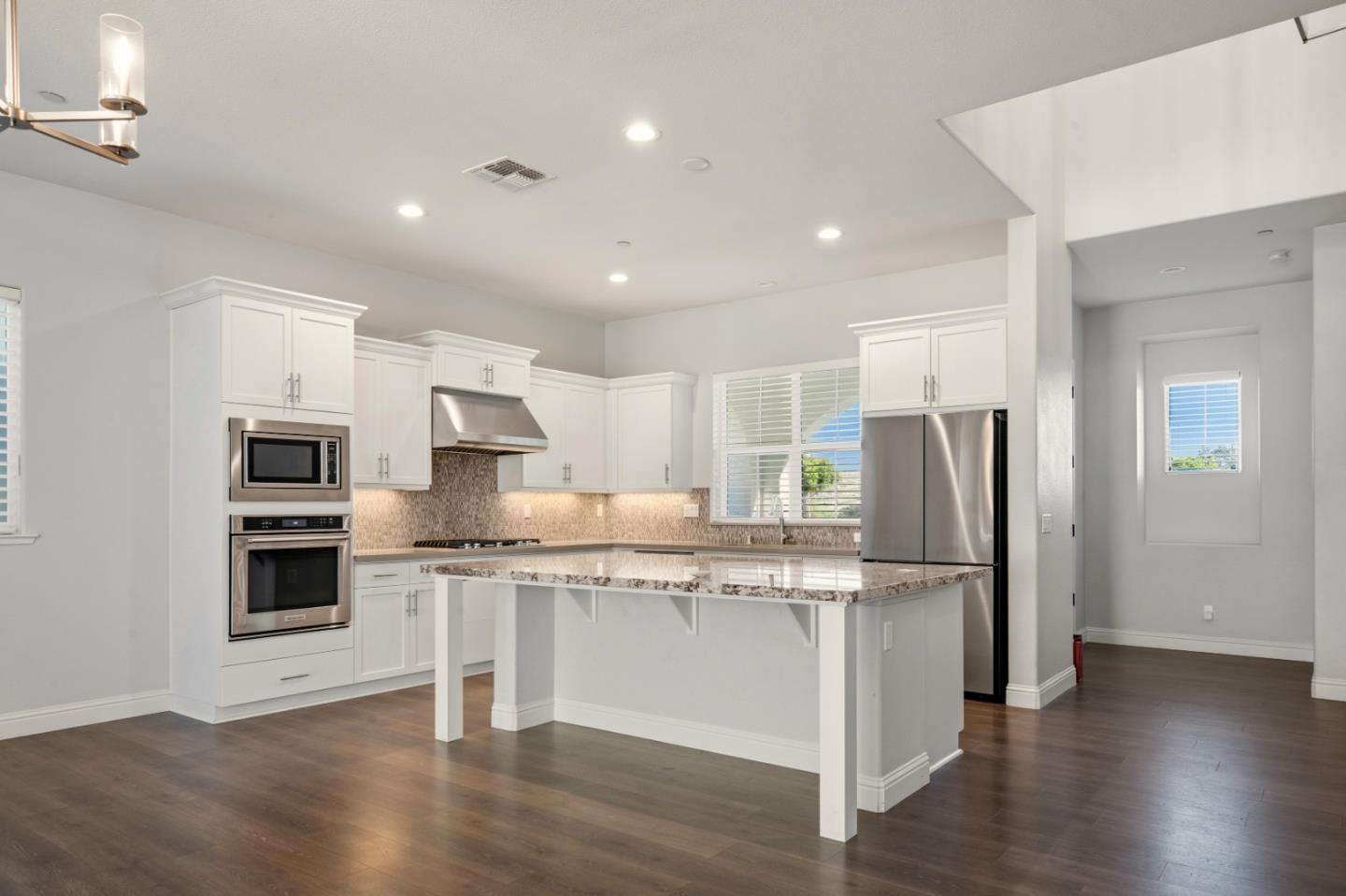 Detail Gallery Image 19 of 32 For 2947 Abrams Dr, Marina,  CA 93933 - 4 Beds | 2/1 Baths