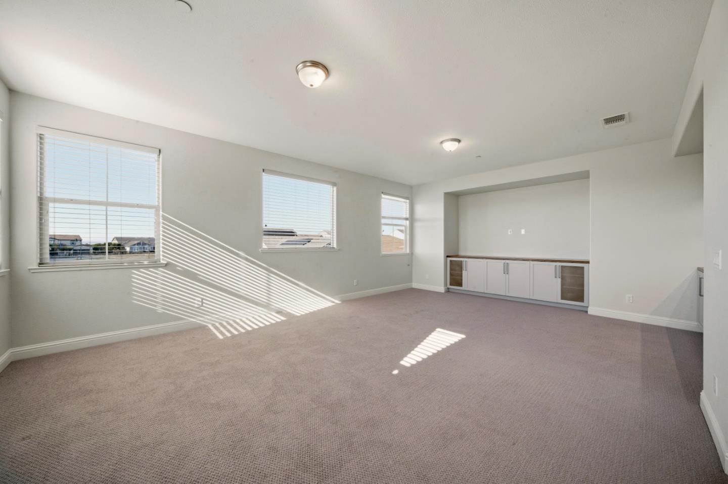 Detail Gallery Image 21 of 32 For 2947 Abrams Dr, Marina,  CA 93933 - 4 Beds | 2/1 Baths