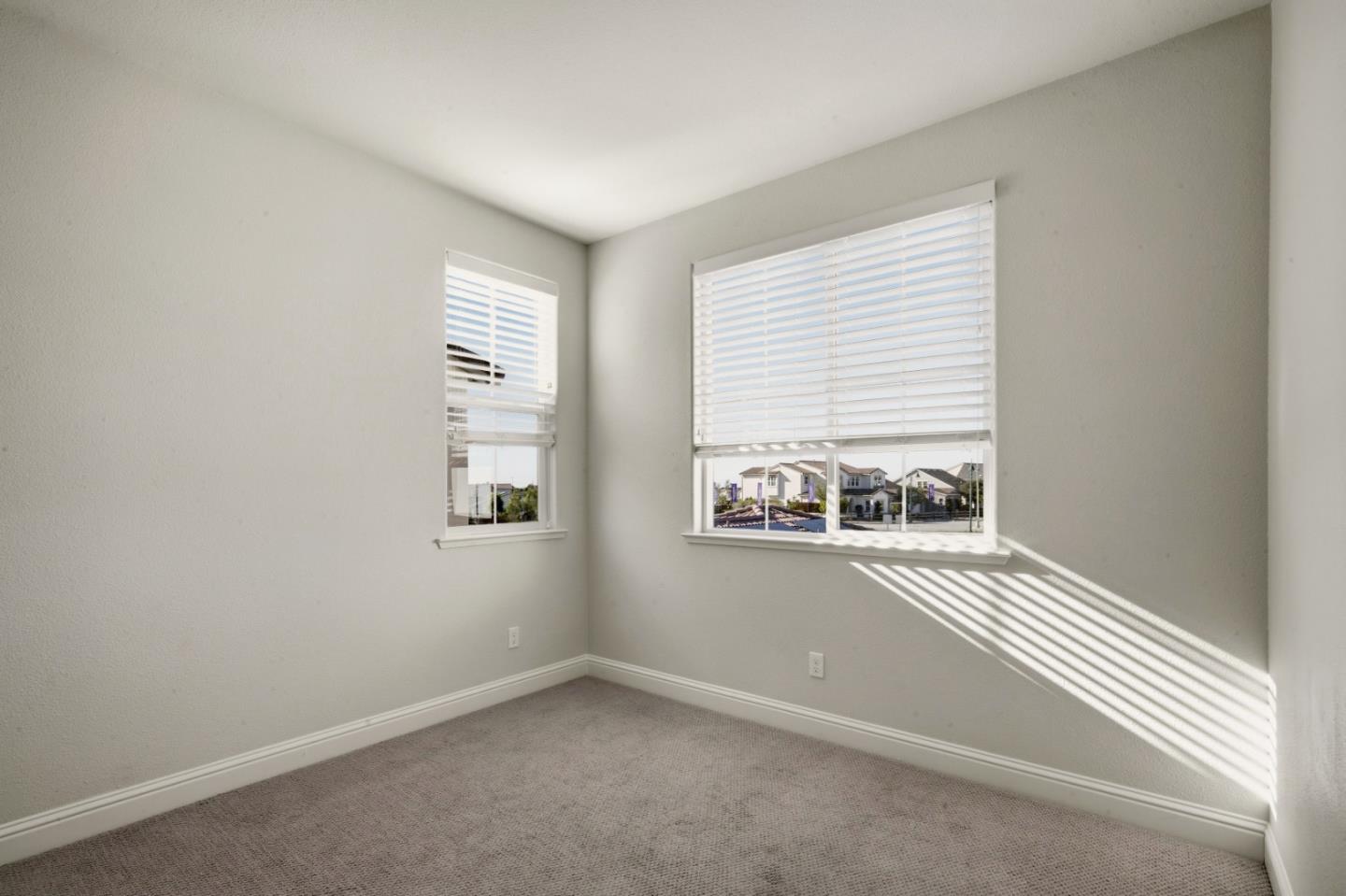 Detail Gallery Image 27 of 32 For 2947 Abrams Dr, Marina,  CA 93933 - 4 Beds | 2/1 Baths