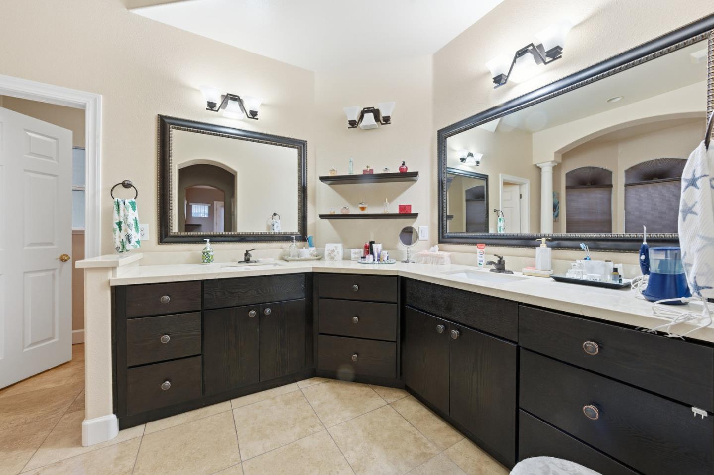 Detail Gallery Image 13 of 34 For 2000 Wellington Dr, Milpitas,  CA 95035 - 4 Beds | 3 Baths