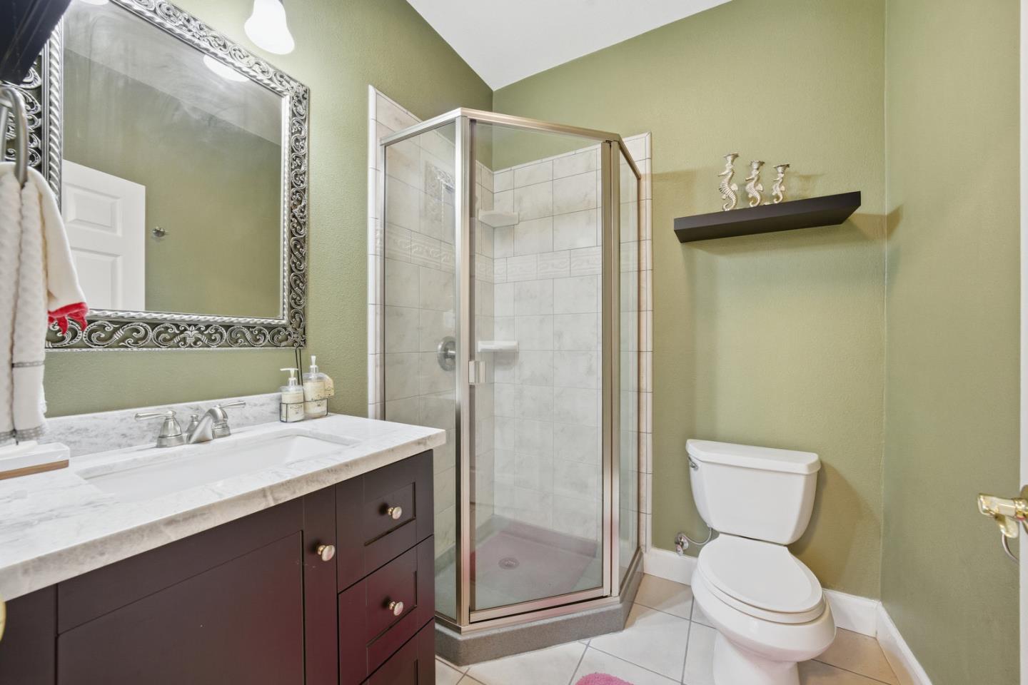 Detail Gallery Image 17 of 34 For 2000 Wellington Dr, Milpitas,  CA 95035 - 4 Beds | 3 Baths