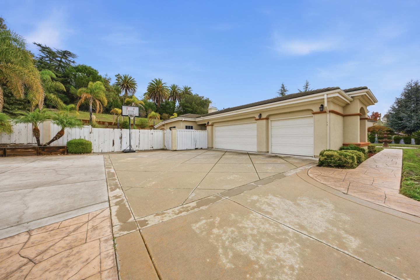 Detail Gallery Image 5 of 34 For 2000 Wellington Dr, Milpitas,  CA 95035 - 4 Beds | 3 Baths