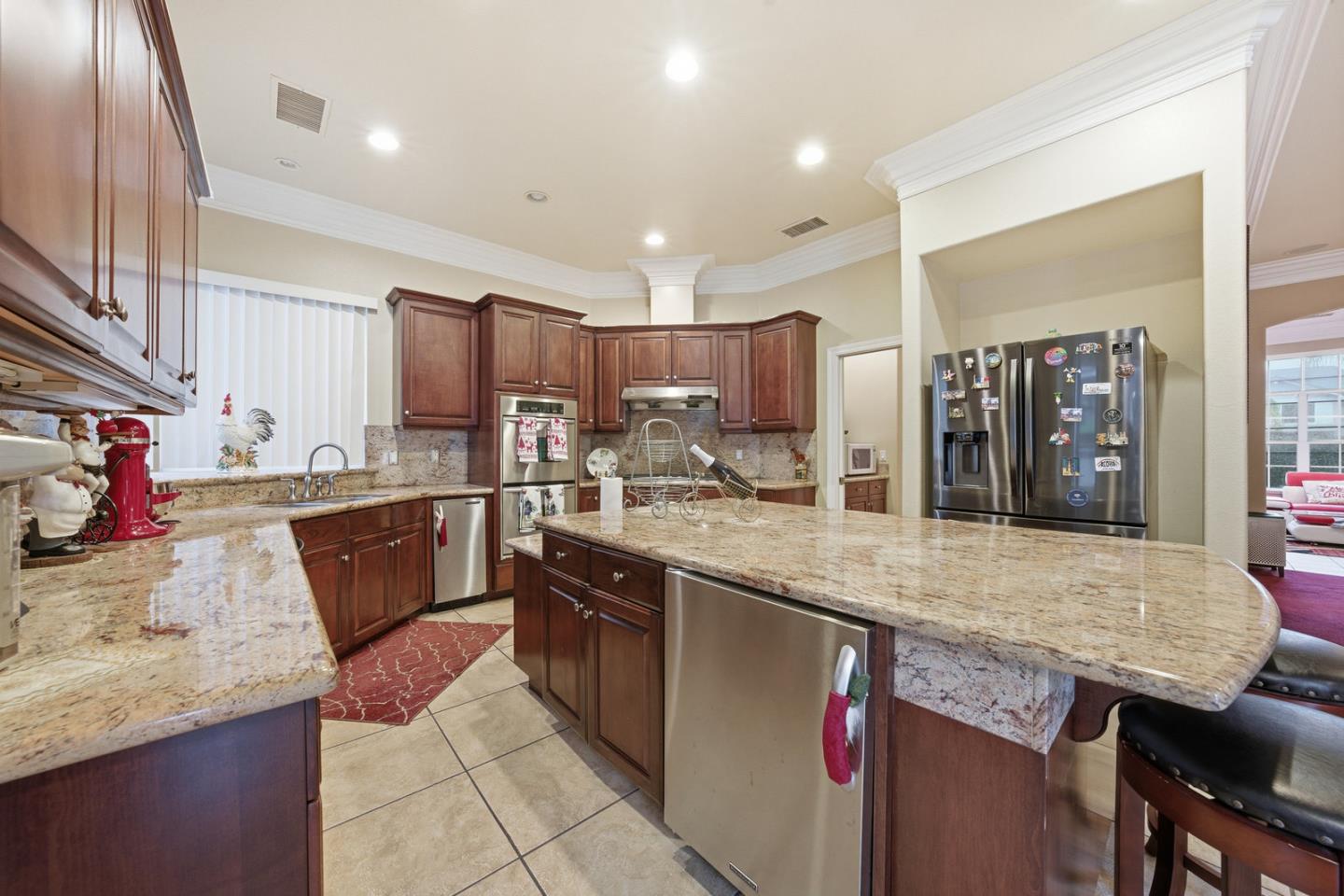 Detail Gallery Image 8 of 34 For 2000 Wellington Dr, Milpitas,  CA 95035 - 4 Beds | 3 Baths