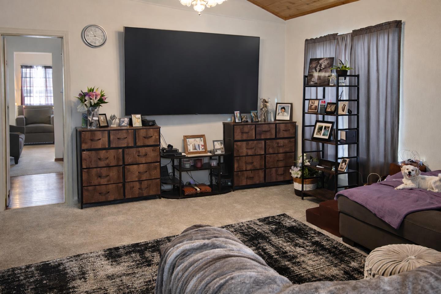 Detail Gallery Image 5 of 5 For 1551 Vallejo Dr, Hollister,  CA 95023 - 3 Beds | 2 Baths