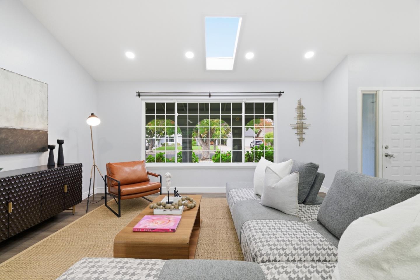 Detail Gallery Image 12 of 50 For 326 Springpark Cir, San Jose,  CA 95136 - 4 Beds | 2 Baths