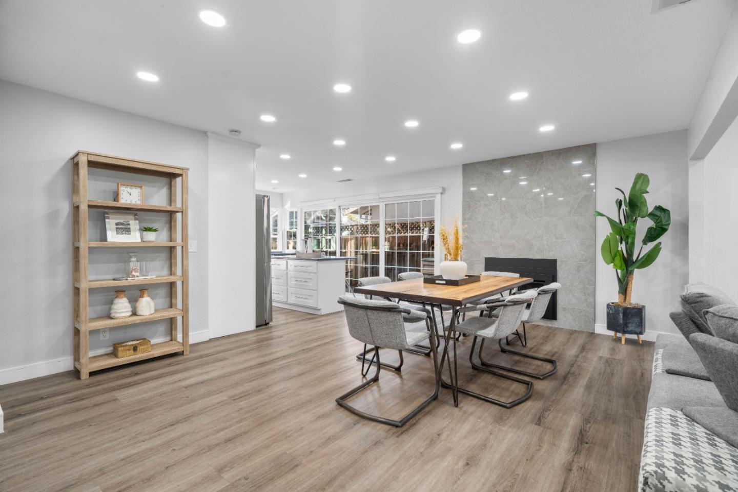 Detail Gallery Image 15 of 50 For 326 Springpark Cir, San Jose,  CA 95136 - 4 Beds | 2 Baths