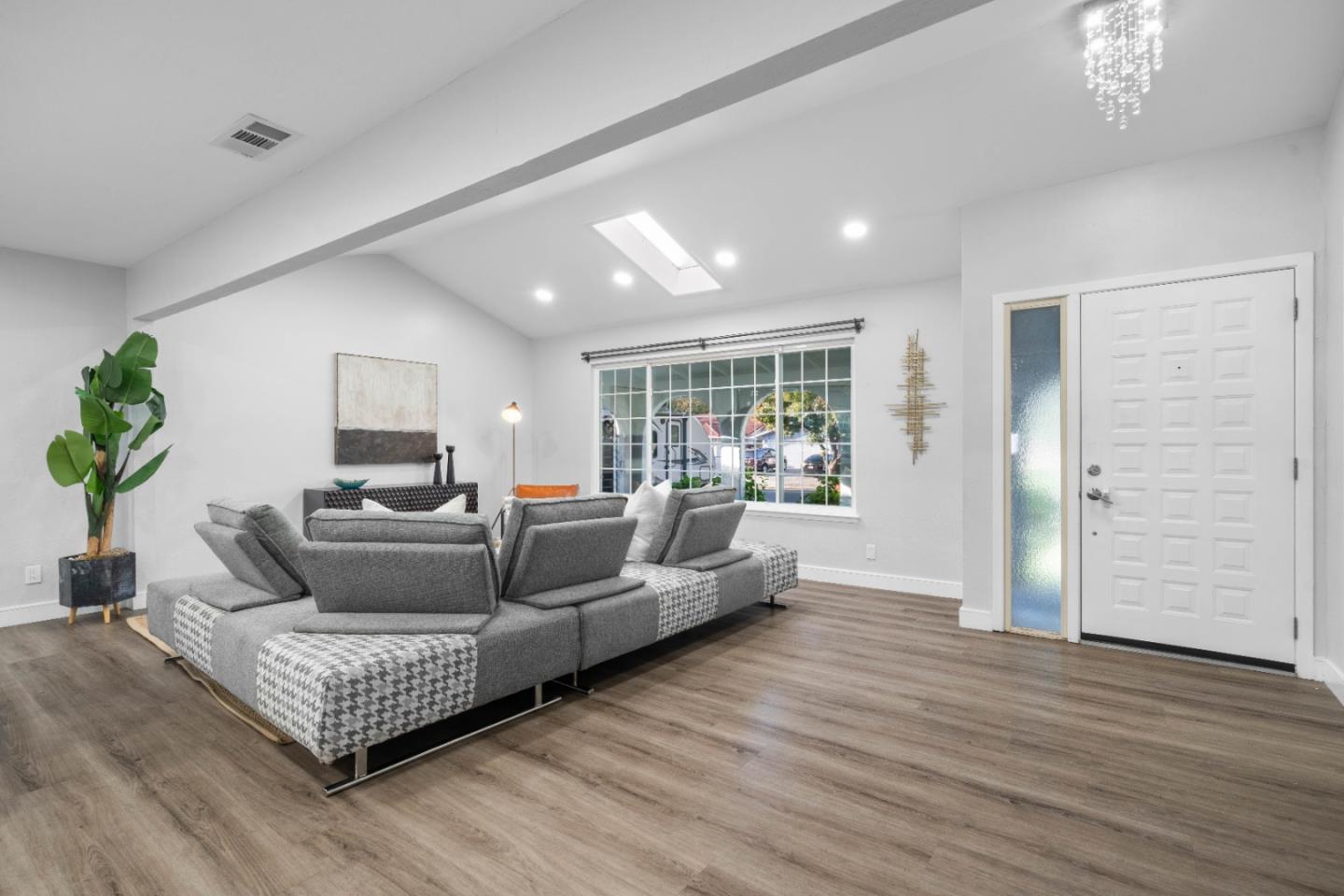 Detail Gallery Image 18 of 50 For 326 Springpark Cir, San Jose,  CA 95136 - 4 Beds | 2 Baths