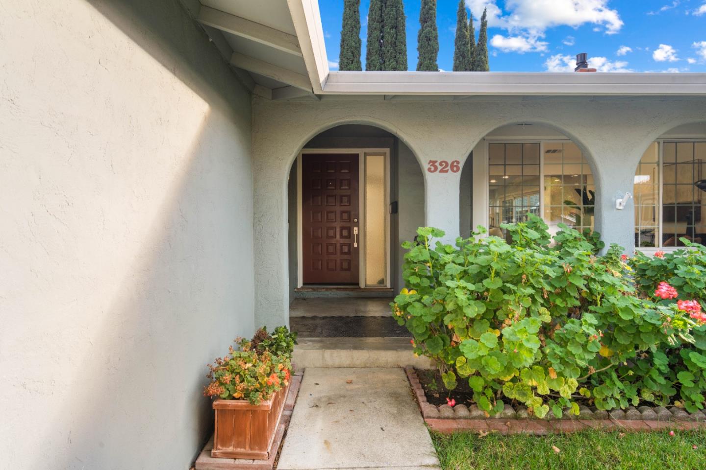 Detail Gallery Image 4 of 50 For 326 Springpark Cir, San Jose,  CA 95136 - 4 Beds | 2 Baths