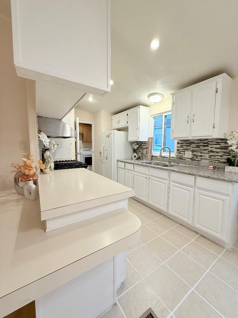 Detail Gallery Image 10 of 27 For 411 Lewis #335,  San Jose,  CA 95111 - 4 Beds | 2 Baths