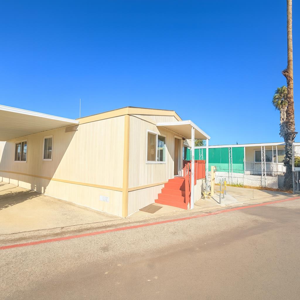 Detail Gallery Image 2 of 27 For 411 Lewis #335,  San Jose,  CA 95111 - 4 Beds | 2 Baths