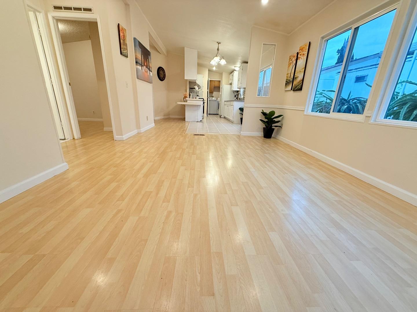 Detail Gallery Image 4 of 27 For 411 Lewis #335,  San Jose,  CA 95111 - 4 Beds | 2 Baths