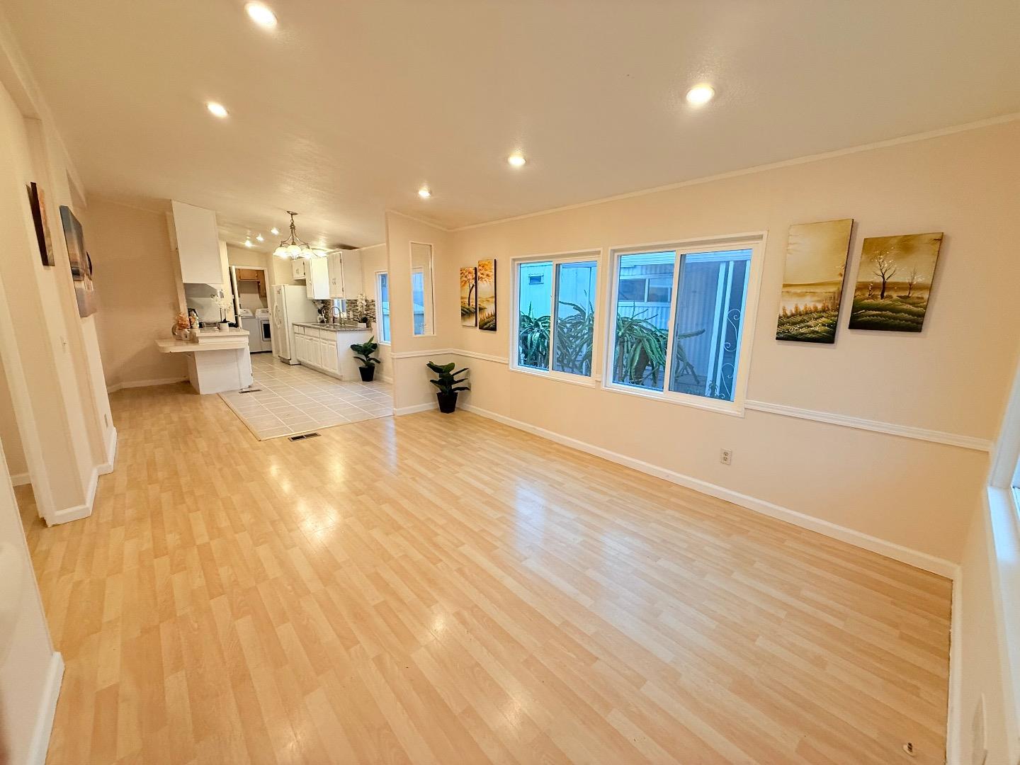 Detail Gallery Image 5 of 27 For 411 Lewis #335,  San Jose,  CA 95111 - 4 Beds | 2 Baths