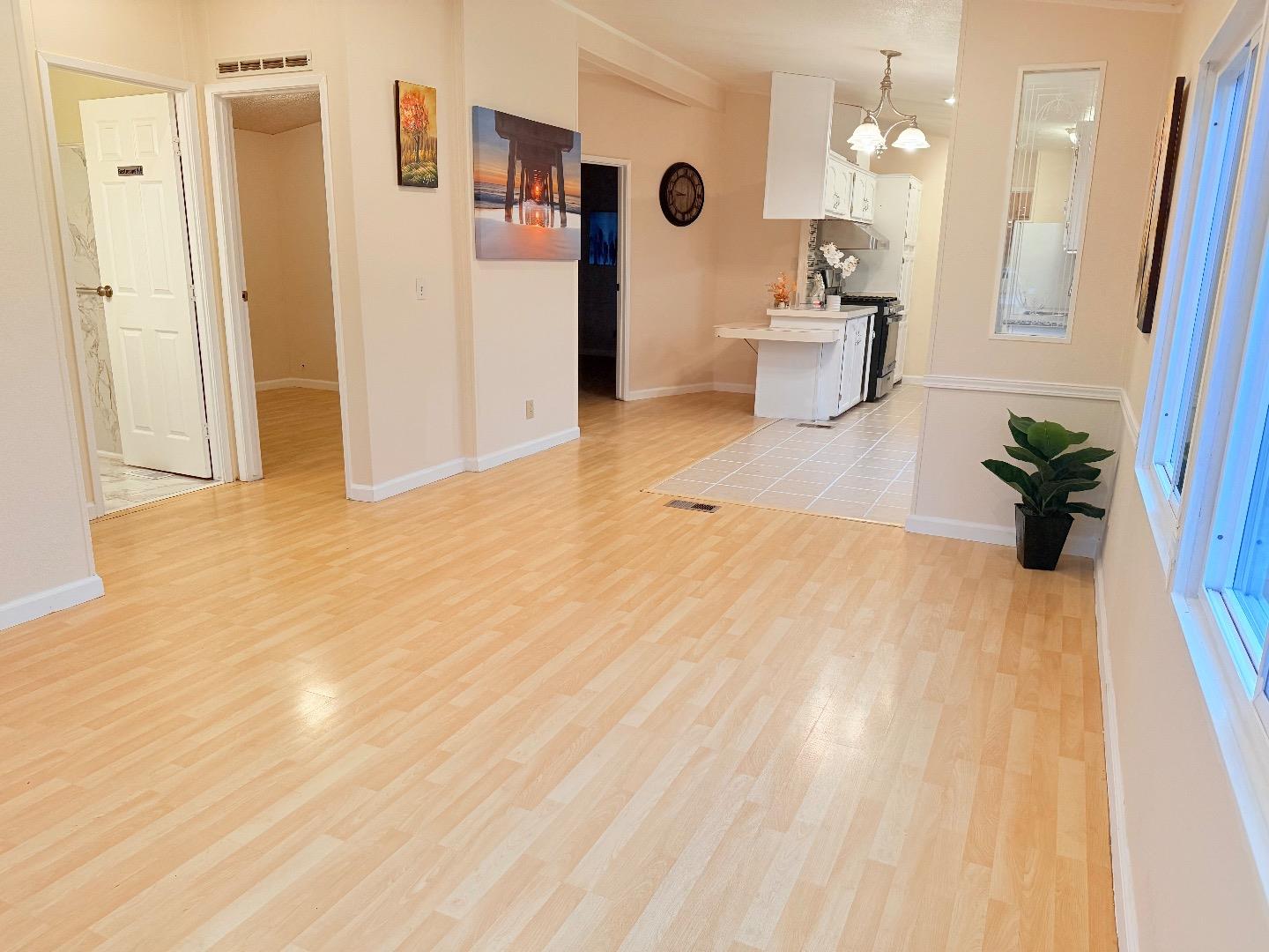 Detail Gallery Image 6 of 27 For 411 Lewis #335,  San Jose,  CA 95111 - 4 Beds | 2 Baths