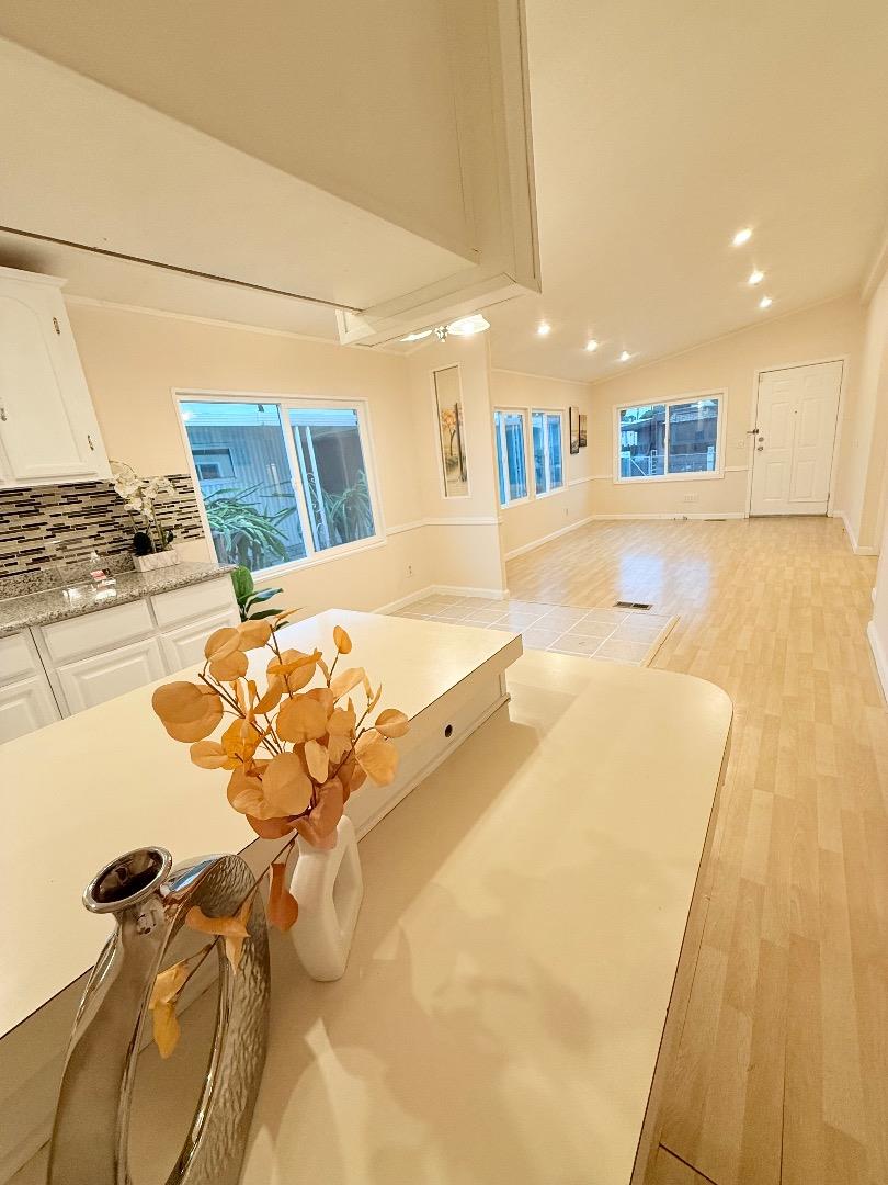 Detail Gallery Image 9 of 27 For 411 Lewis #335,  San Jose,  CA 95111 - 4 Beds | 2 Baths