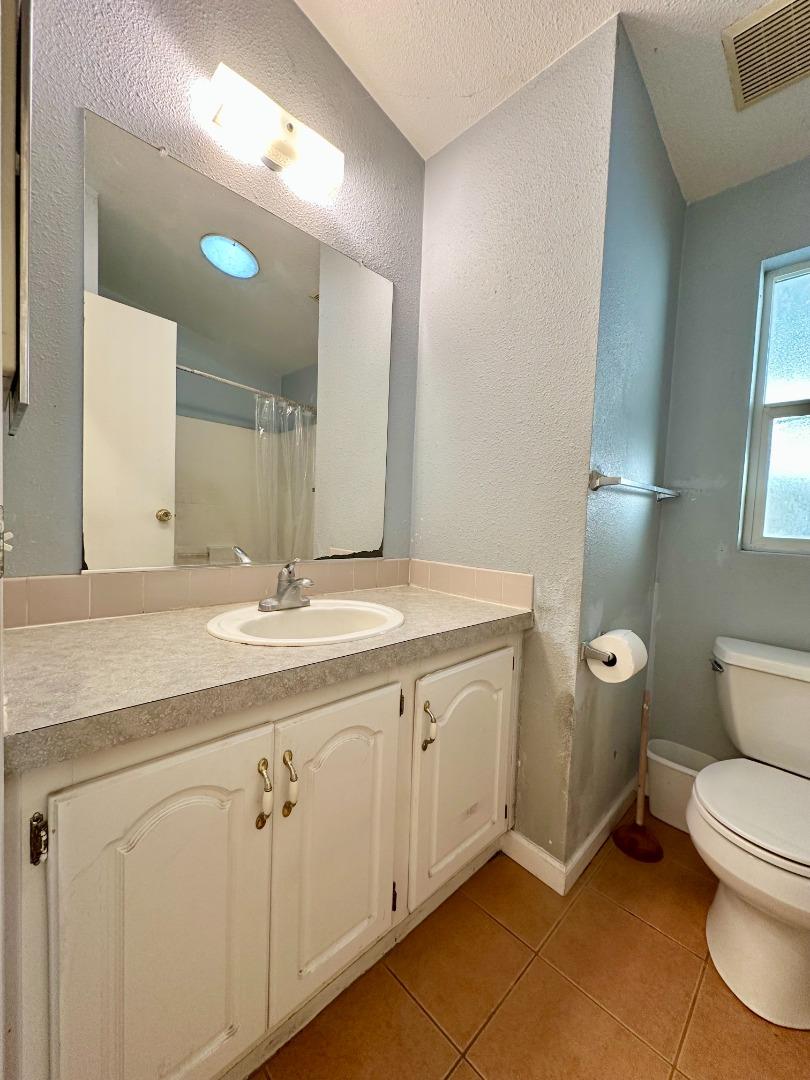 Detail Gallery Image 10 of 16 For 411 Lewis Rd #235,  San Jose,  CA 95111 - 3 Beds | 2 Baths