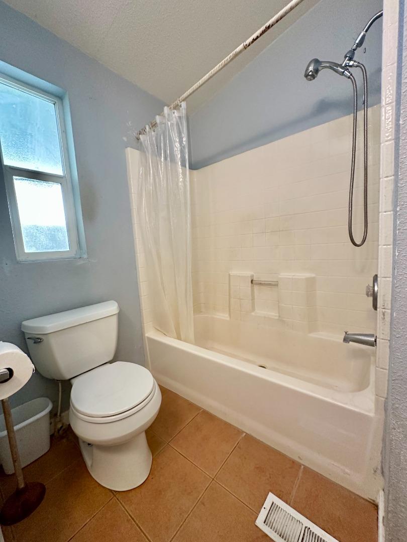 Detail Gallery Image 11 of 16 For 411 Lewis Rd #235,  San Jose,  CA 95111 - 3 Beds | 2 Baths