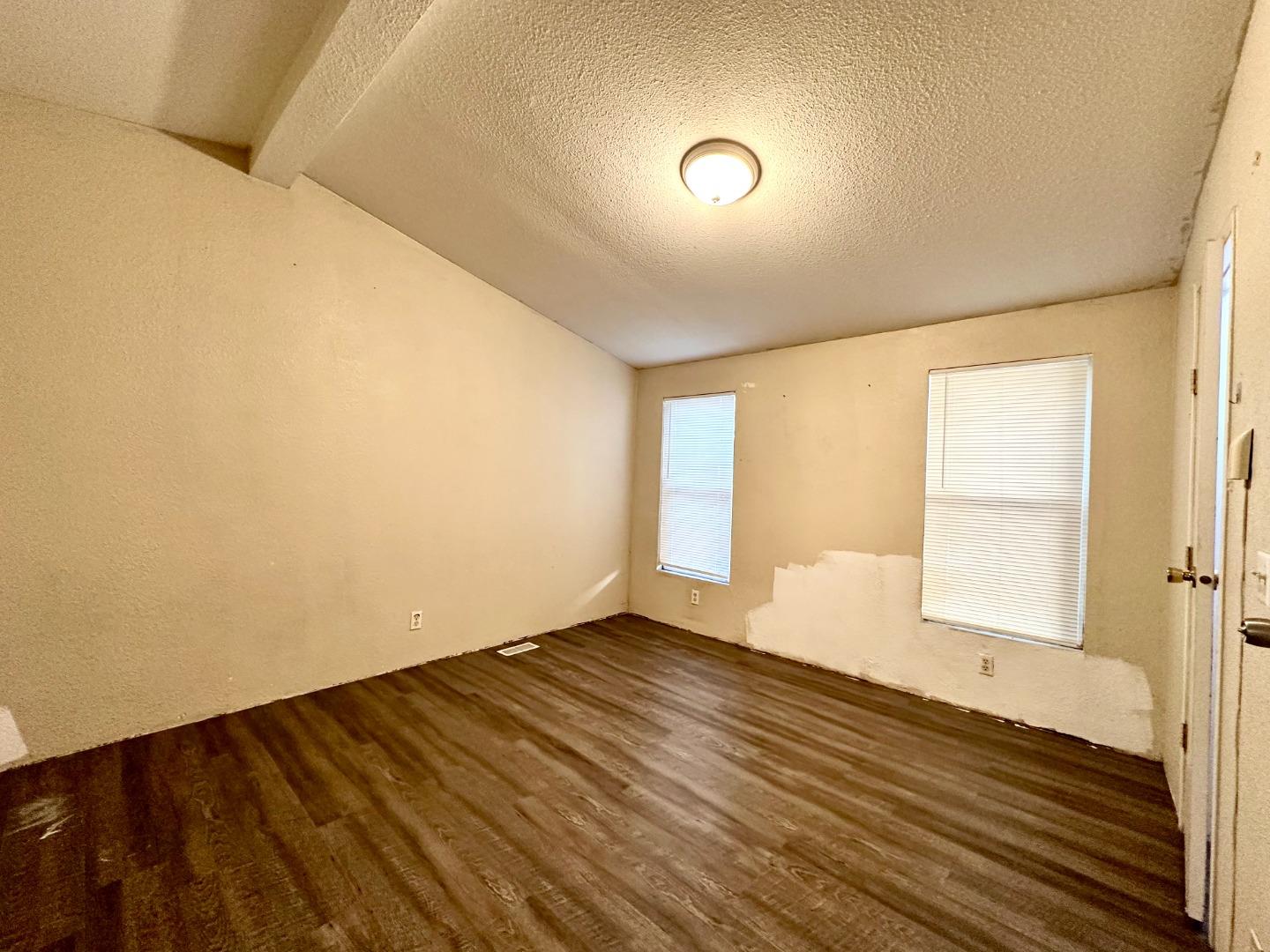 Detail Gallery Image 12 of 16 For 411 Lewis Rd #235,  San Jose,  CA 95111 - 3 Beds | 2 Baths