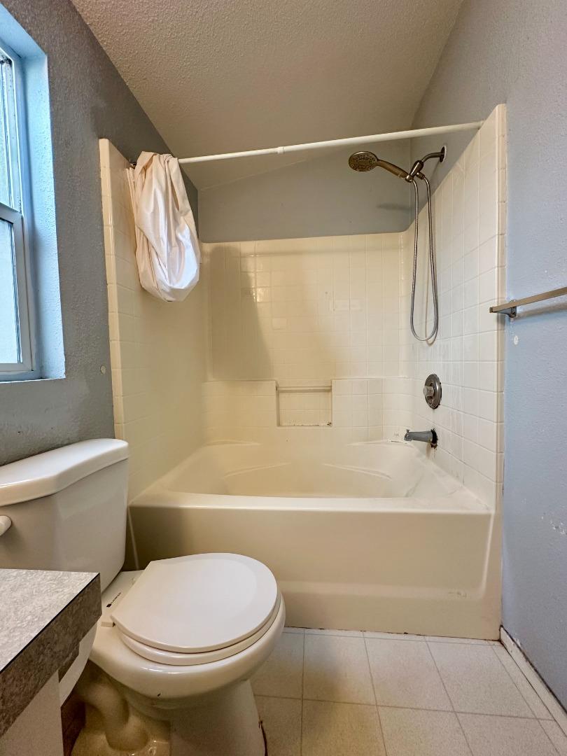 Detail Gallery Image 14 of 16 For 411 Lewis Rd #235,  San Jose,  CA 95111 - 3 Beds | 2 Baths