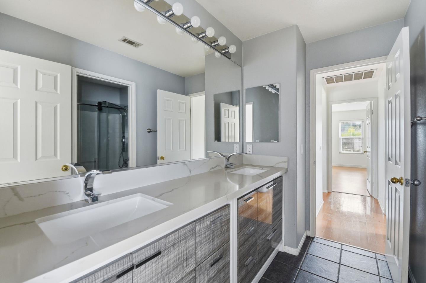 Detail Gallery Image 18 of 23 For 125 Macademia Ln, Simi Valley,  CA 93065 - 4 Beds | 3 Baths