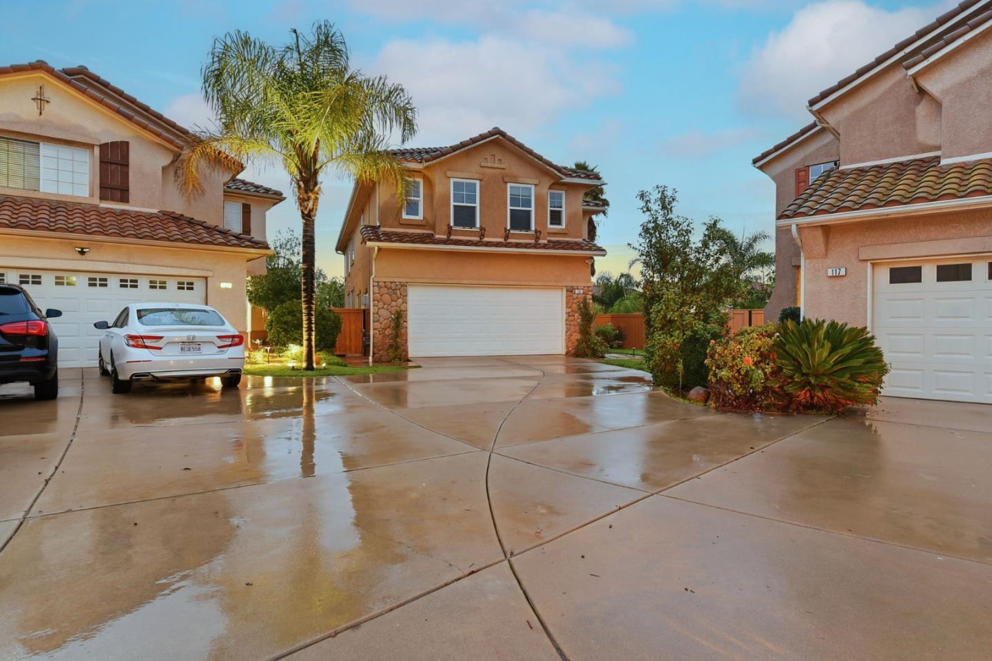 Detail Gallery Image 2 of 23 For 125 Macademia Ln, Simi Valley,  CA 93065 - 4 Beds | 3 Baths