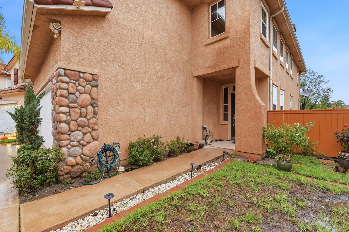 Detail Gallery Image 4 of 23 For 125 Macademia Ln, Simi Valley,  CA 93065 - 4 Beds | 3 Baths