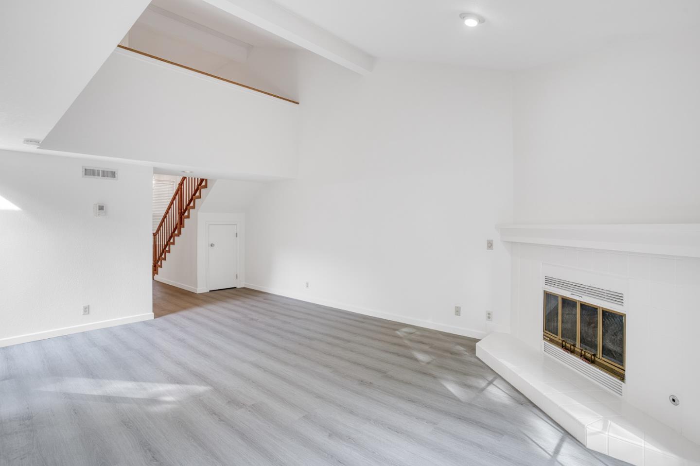 Detail Gallery Image 5 of 29 For 1874 Harvest Rd, Pleasanton,  CA 94566 - 2 Beds | 2 Baths