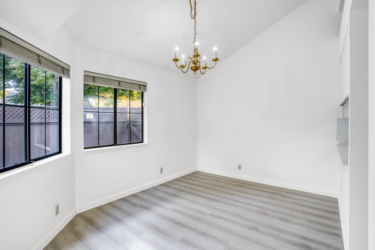 Detail Gallery Image 6 of 29 For 1874 Harvest Rd, Pleasanton,  CA 94566 - 2 Beds | 2 Baths