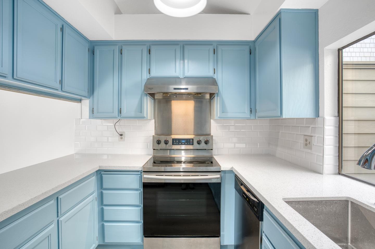 Detail Gallery Image 9 of 29 For 1874 Harvest Rd, Pleasanton,  CA 94566 - 2 Beds | 2 Baths