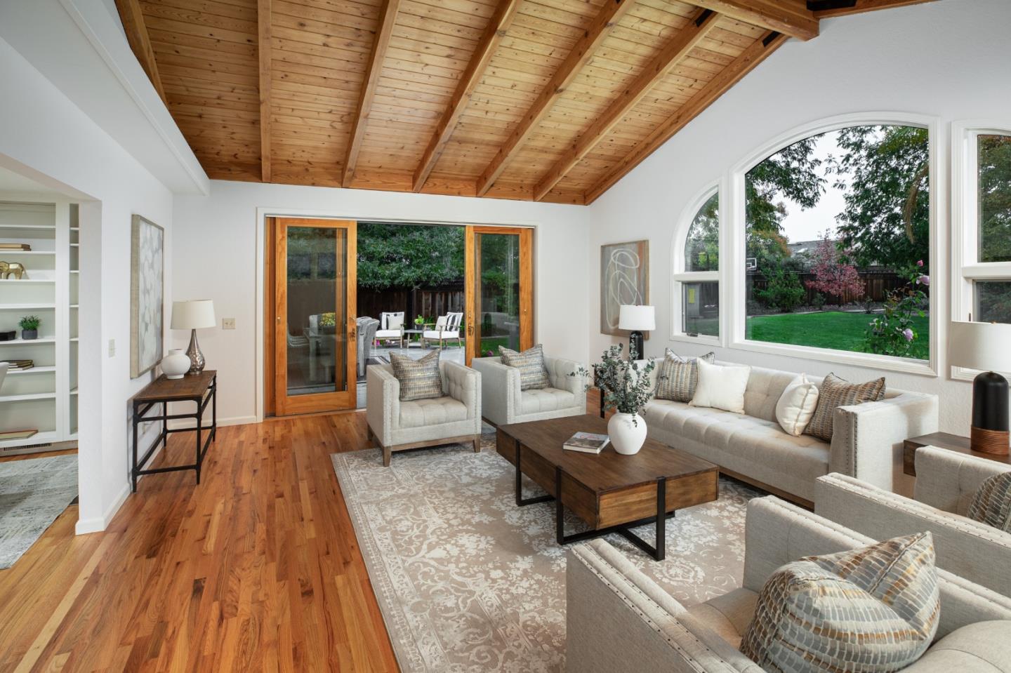 Detail Gallery Image 10 of 27 For 1264 Richardson Ave, Los Altos,  CA 94024 - 4 Beds | 2/1 Baths