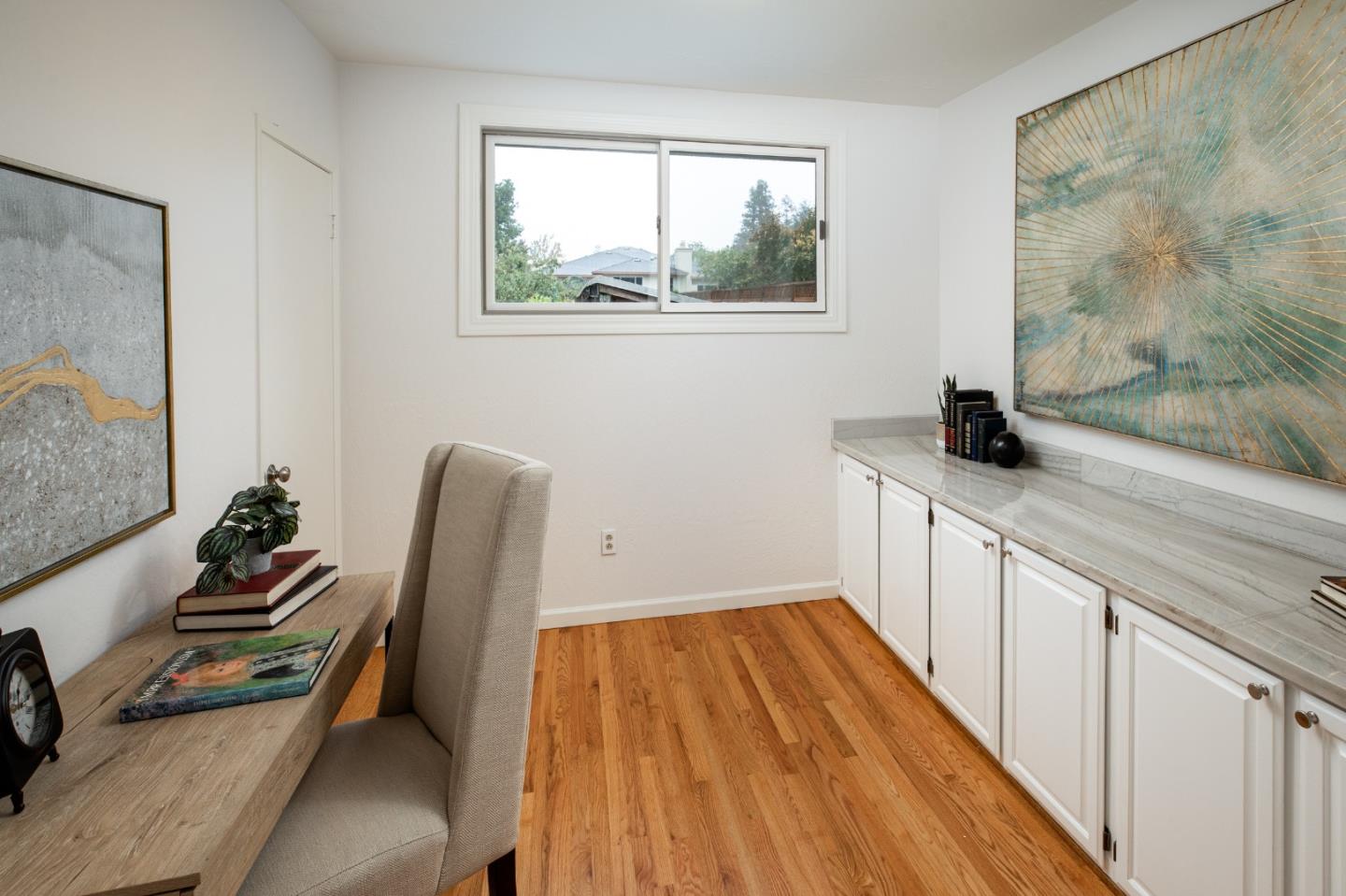 Detail Gallery Image 11 of 27 For 1264 Richardson Ave, Los Altos,  CA 94024 - 4 Beds | 2/1 Baths