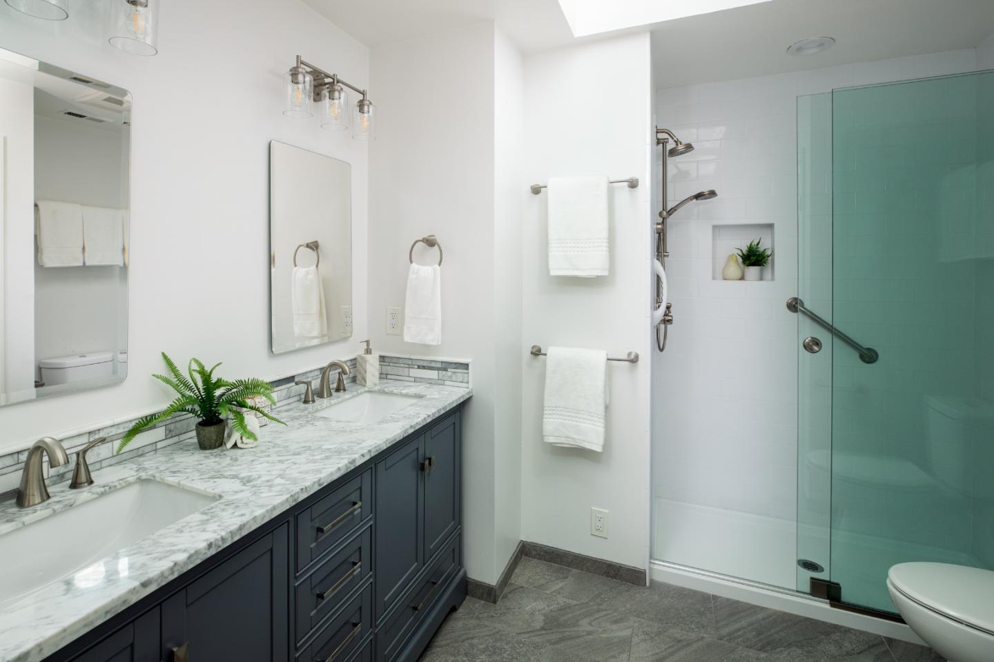 Detail Gallery Image 16 of 27 For 1264 Richardson Ave, Los Altos,  CA 94024 - 4 Beds | 2/1 Baths