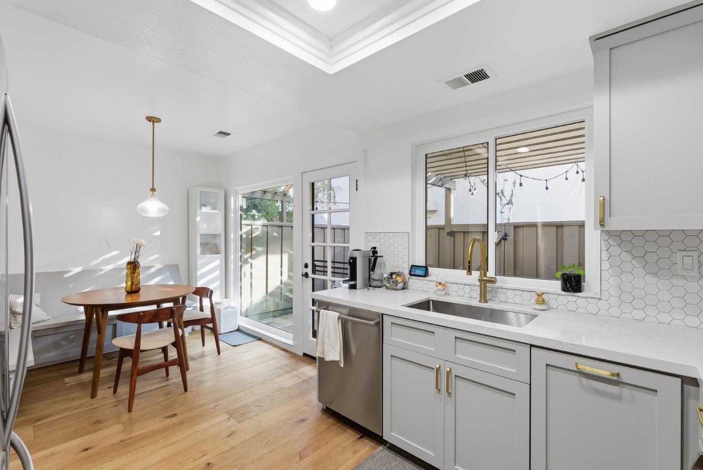 Detail Gallery Image 12 of 30 For 643 Preakness Dr, Walnut Creek,  CA 94597 - 3 Beds | 2/1 Baths