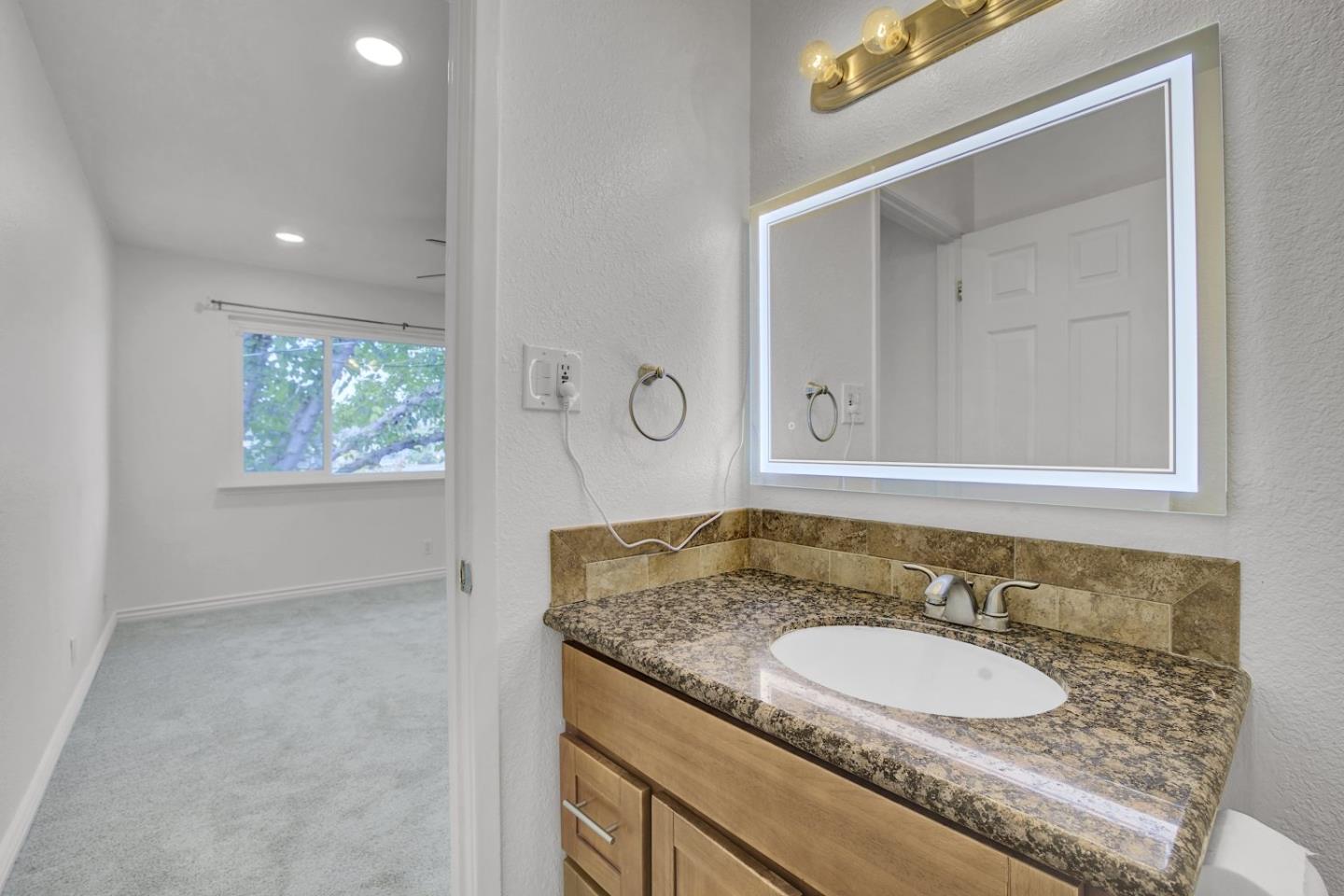 Detail Gallery Image 25 of 37 For 3592 Payne Ave #6,  San Jose,  CA 95117 - 3 Beds | 2 Baths