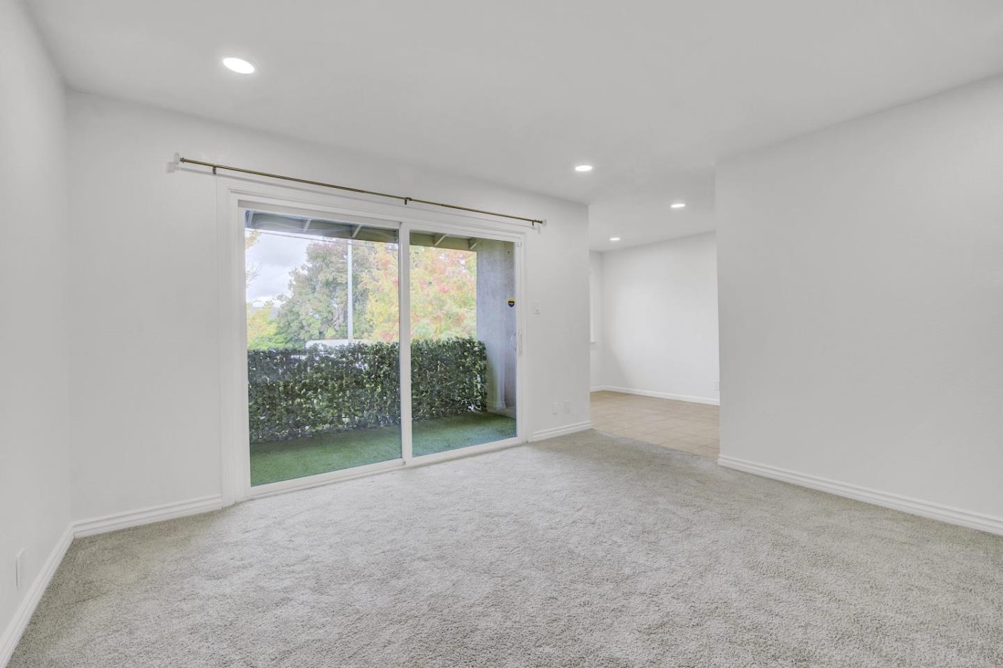 Detail Gallery Image 6 of 37 For 3592 Payne Ave #6,  San Jose,  CA 95117 - 3 Beds | 2 Baths