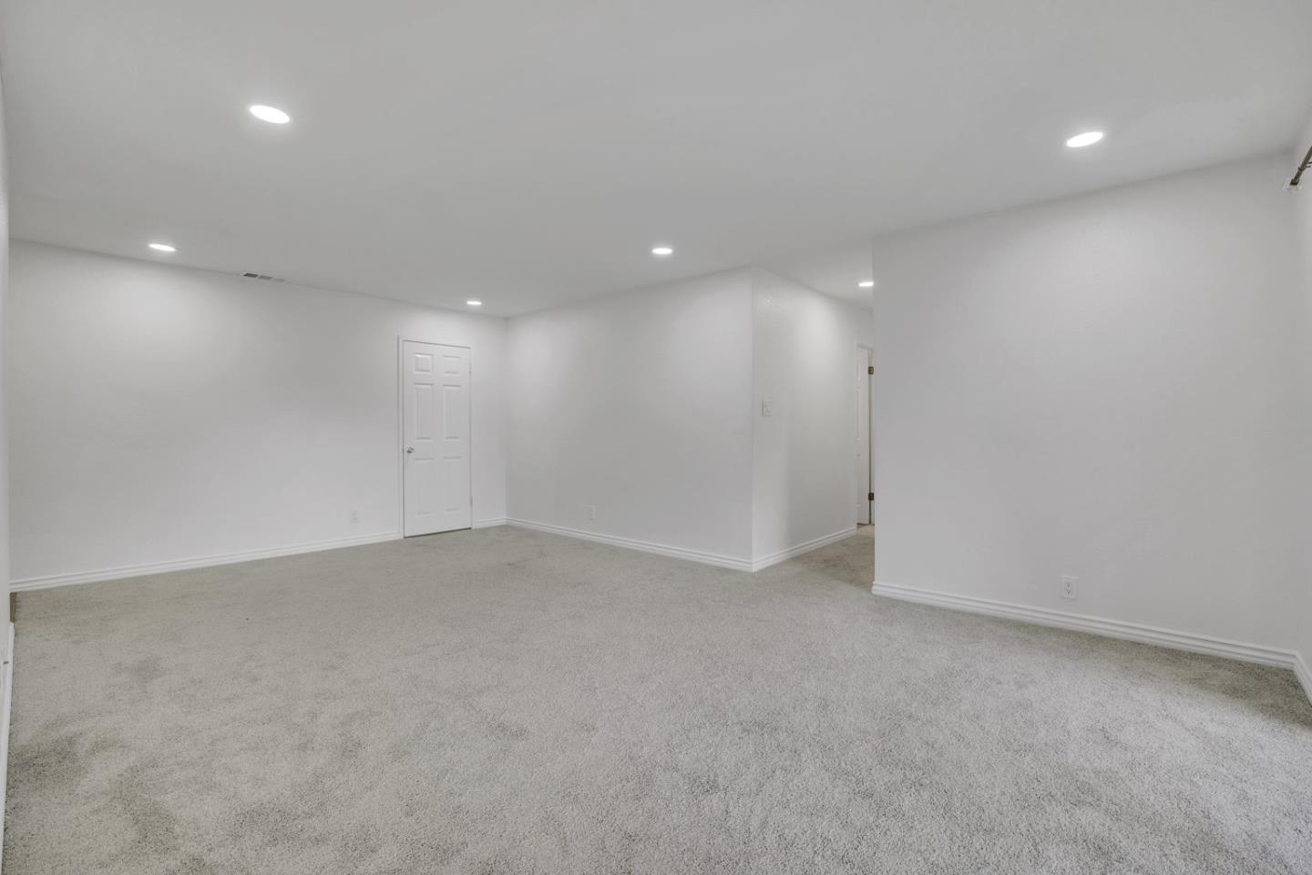 Detail Gallery Image 7 of 37 For 3592 Payne Ave #6,  San Jose,  CA 95117 - 3 Beds | 2 Baths