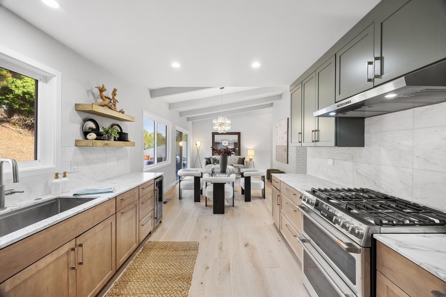 Detail Gallery Image 5 of 15 For 1306 North Rd, Belmont,  CA 94002 - 3 Beds | 2 Baths