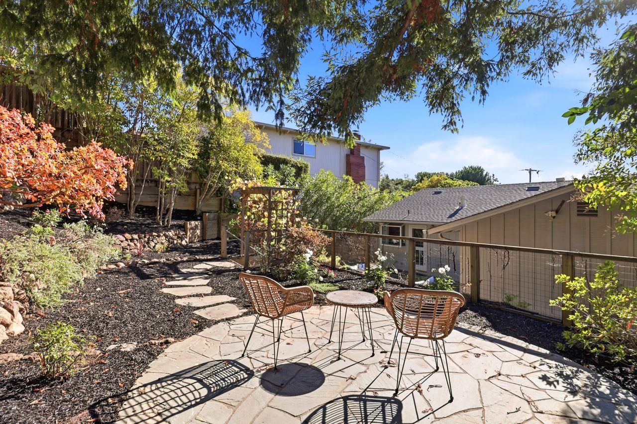 Detail Gallery Image 30 of 60 For 574 Wellington Dr, San Carlos,  CA 94070 - 3 Beds | 2 Baths